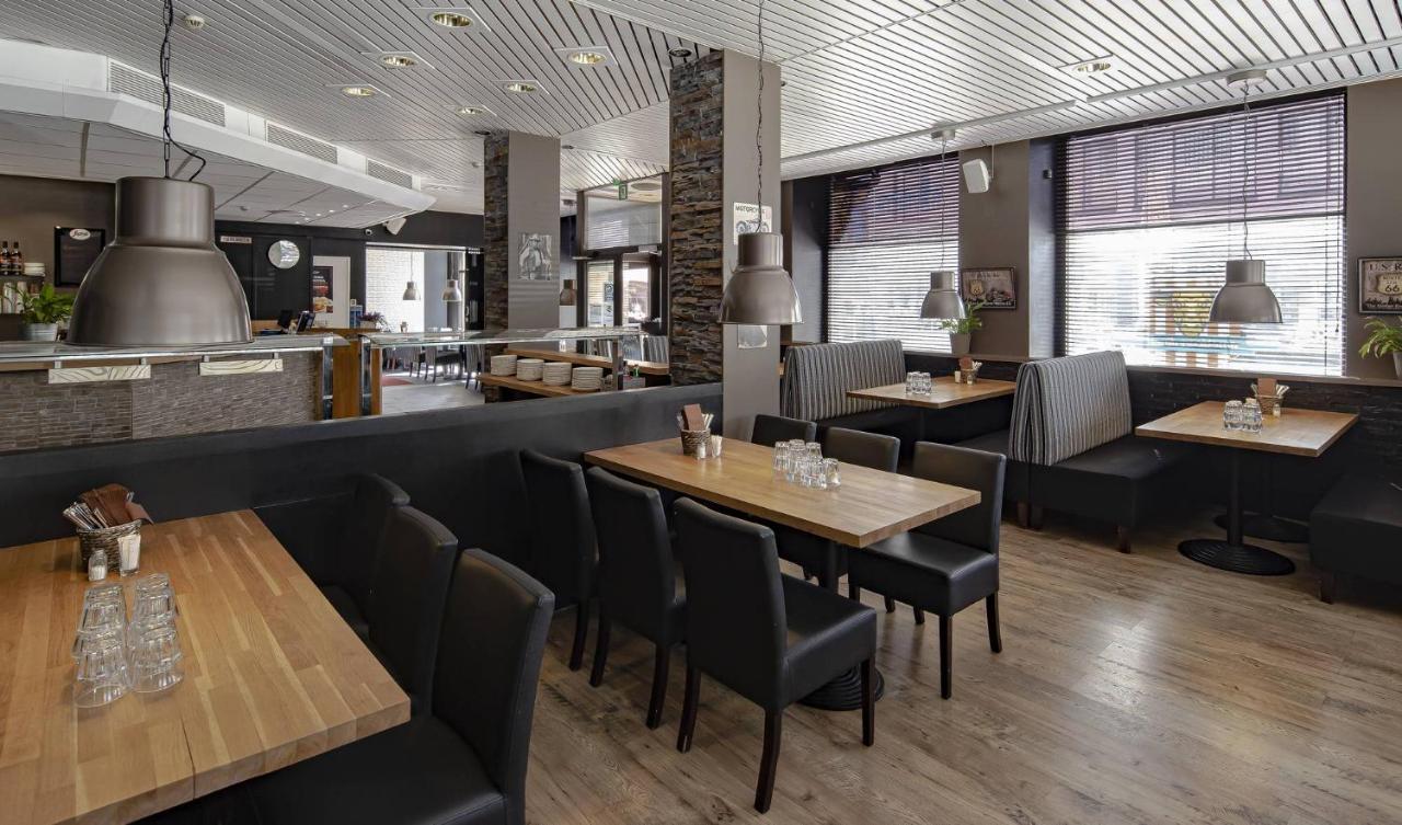 Hotel Seurahuone Riihimaeki Екстериор снимка